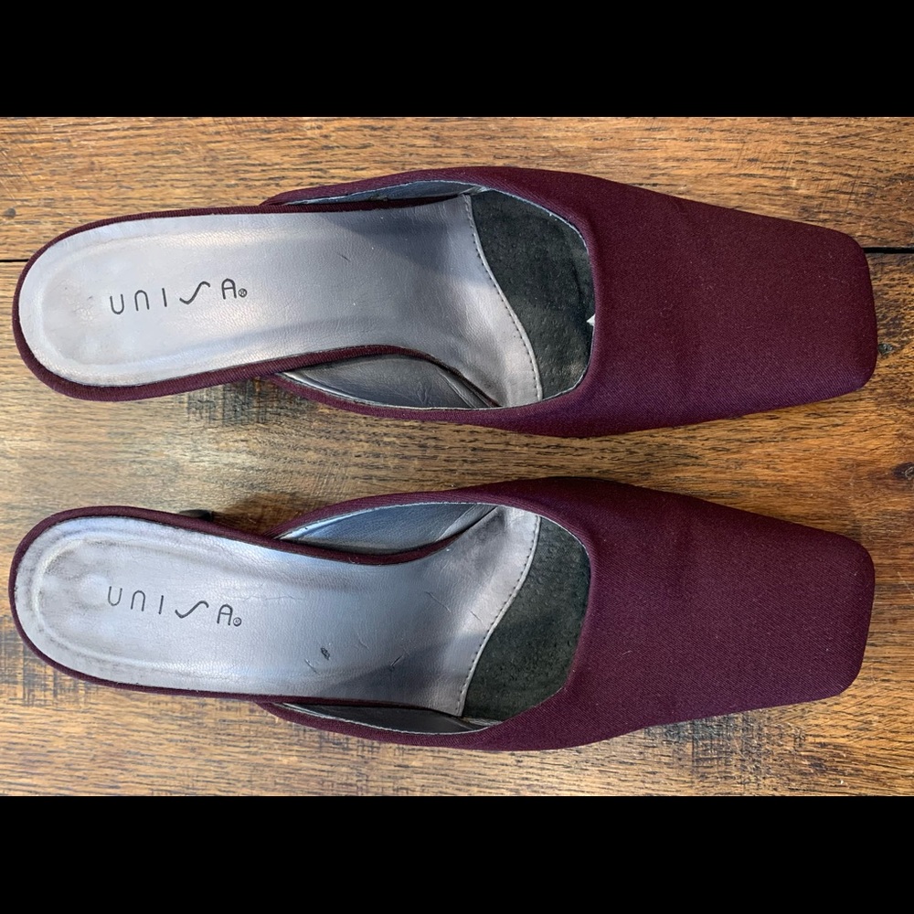 Merlot size 7 heels